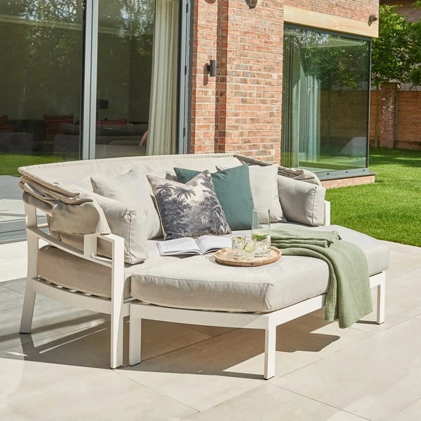 Titchwell White Day Bed 4 Titchwell White Day Bed - Image 2