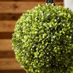Artificial Boxwood Ball Tree In Woven Plant Pot -Gardens and Outdoors 30926644 alt02