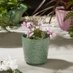 Leaf Embossed Stoneware Plant Pot